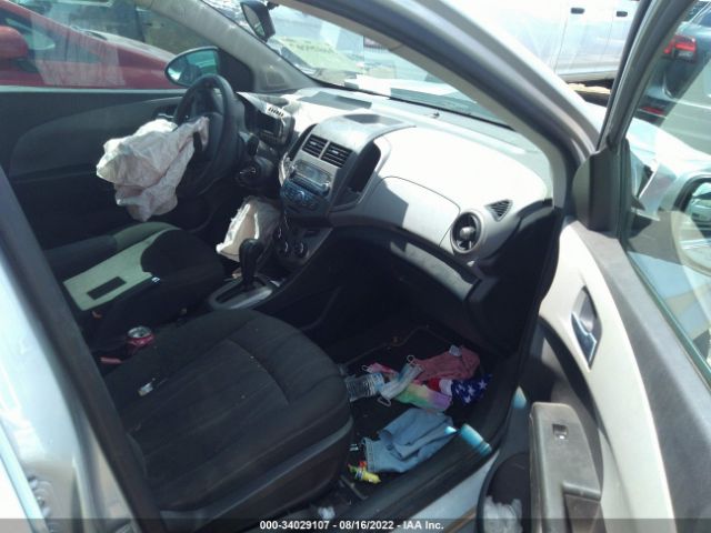 Photo 4 VIN: 1G1JC6SH9C4115607 - CHEVROLET SONIC 