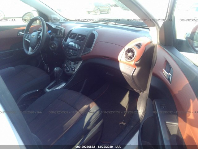 Photo 4 VIN: 1G1JC6SH9D4144591 - CHEVROLET SONIC 