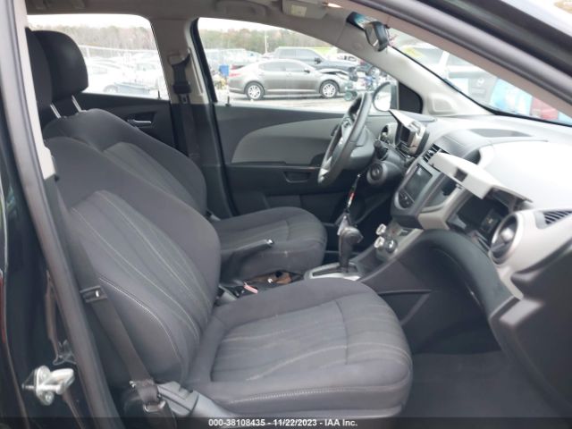 Photo 4 VIN: 1G1JC6SH9D4233478 - CHEVROLET SONIC 