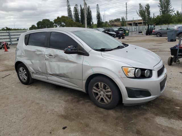 Photo 3 VIN: 1G1JC6SH9F4204517 - CHEVROLET SONIC LT 