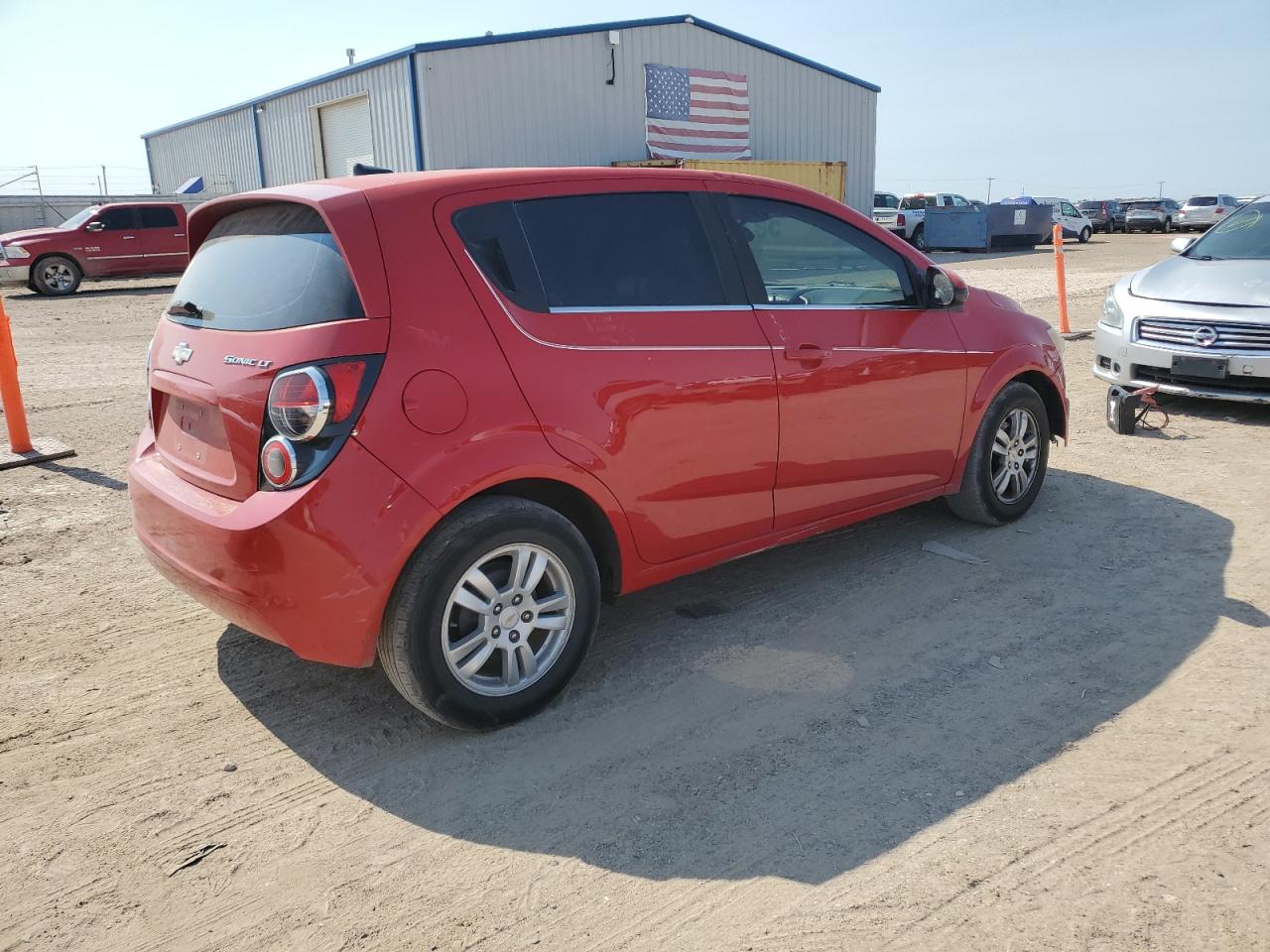 Photo 2 VIN: 1G1JC6SHXC4128656 - CHEVROLET SONIC 