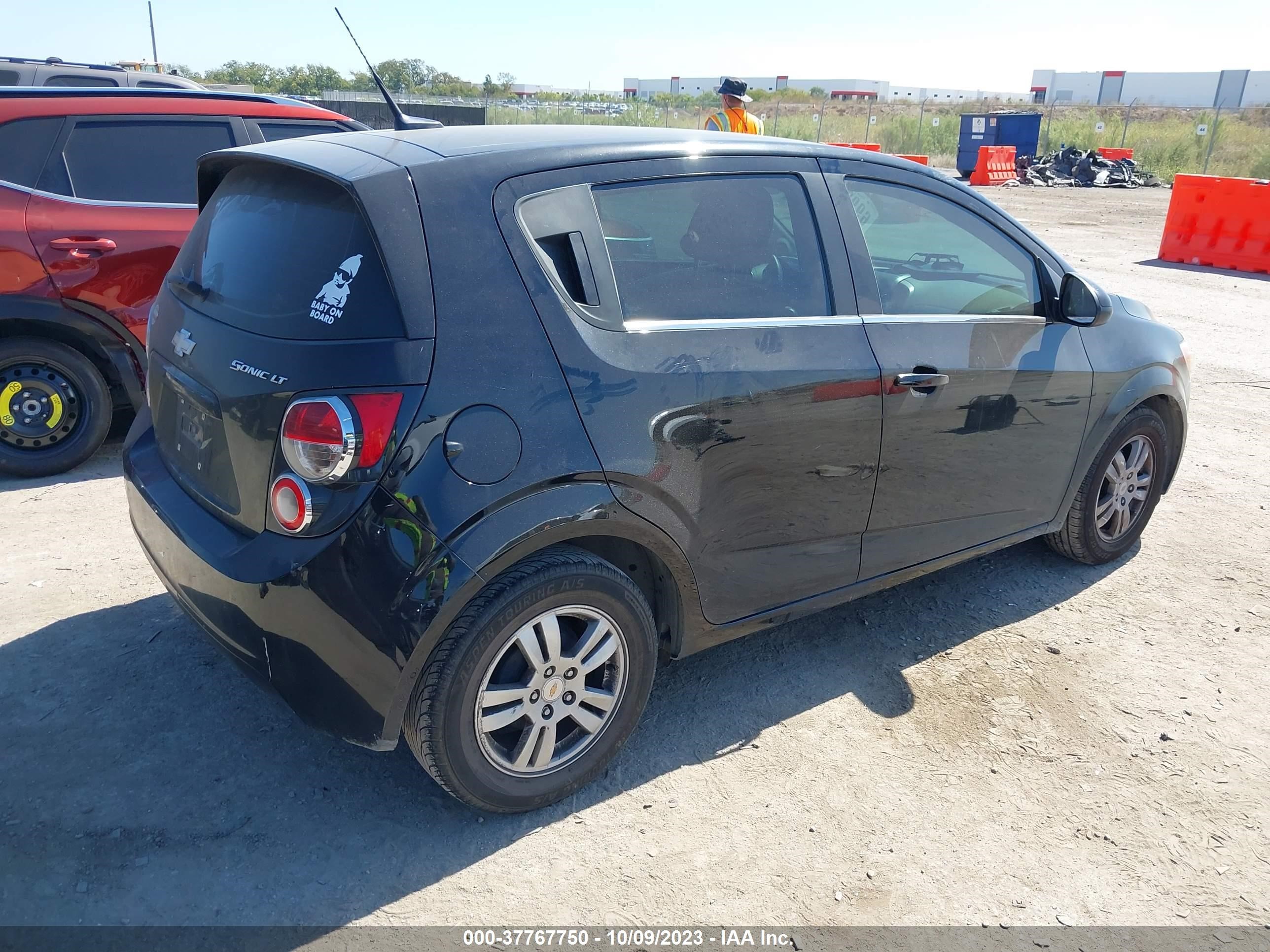 Photo 3 VIN: 1G1JC6SHXC4148387 - CHEVROLET SONIC 