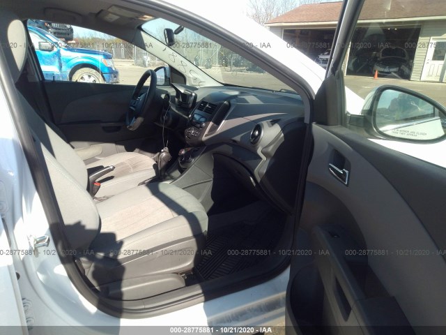 Photo 4 VIN: 1G1JC6SHXF4120786 - CHEVROLET SONIC 