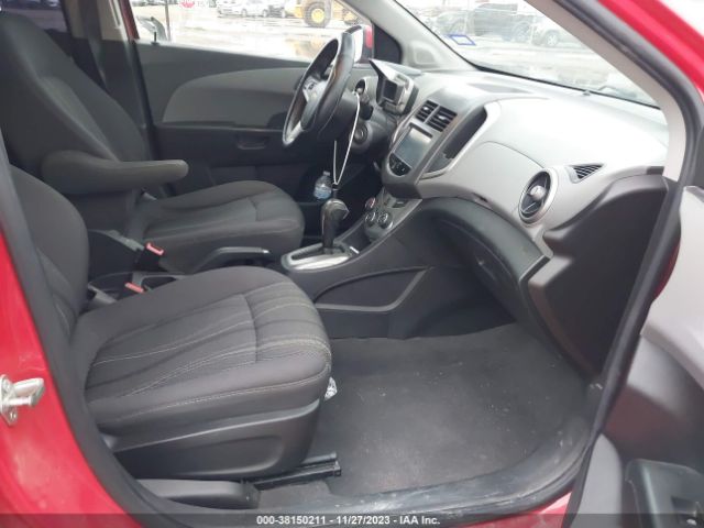 Photo 4 VIN: 1G1JC6SHXF4132940 - CHEVROLET SONIC 