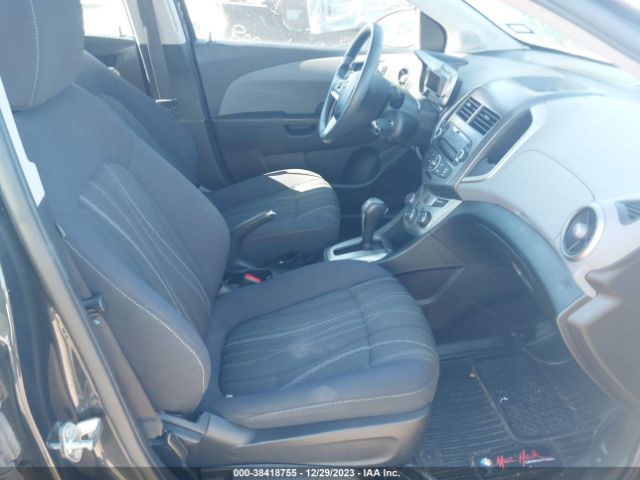 Photo 4 VIN: 1G1JC6SHXF4170183 - CHEVROLET SONIC 