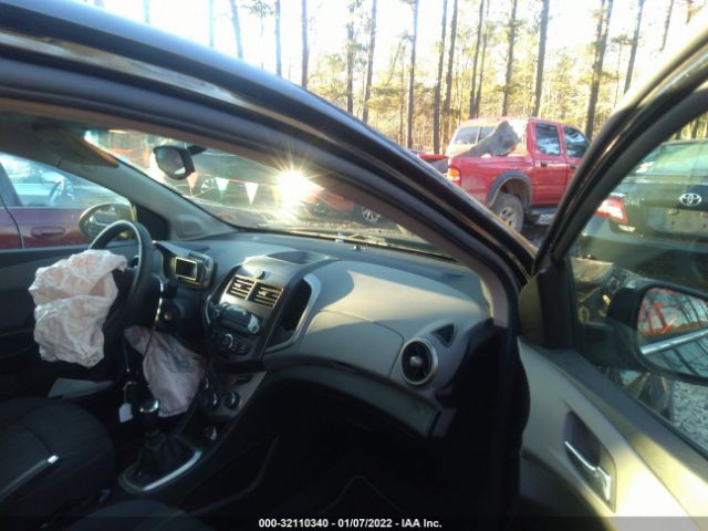 Photo 4 VIN: 1G1JD5SB0E4130597 - CHEVROLET SONIC 