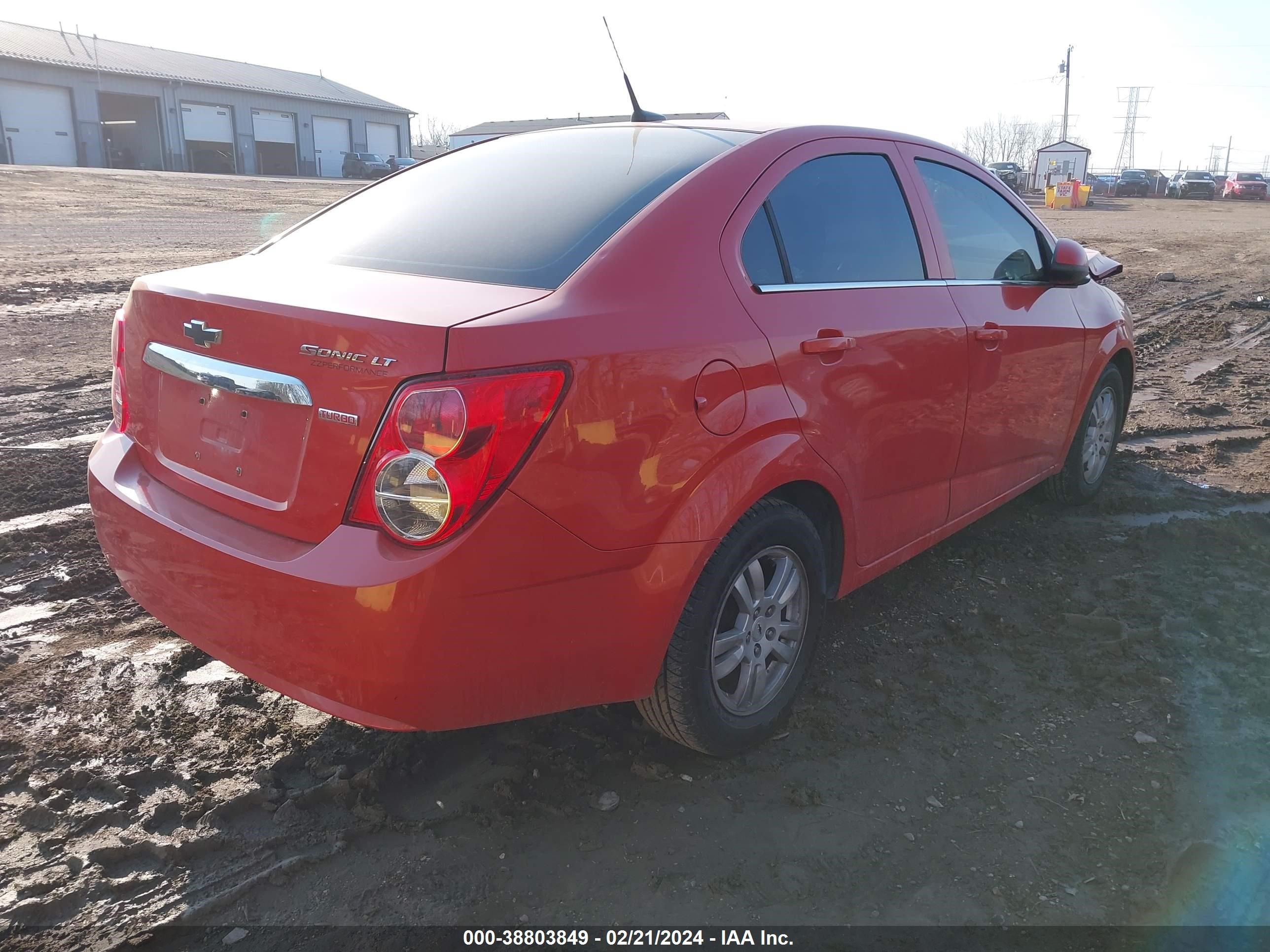 Photo 3 VIN: 1G1JD5SB2C4169351 - CHEVROLET SONIC 