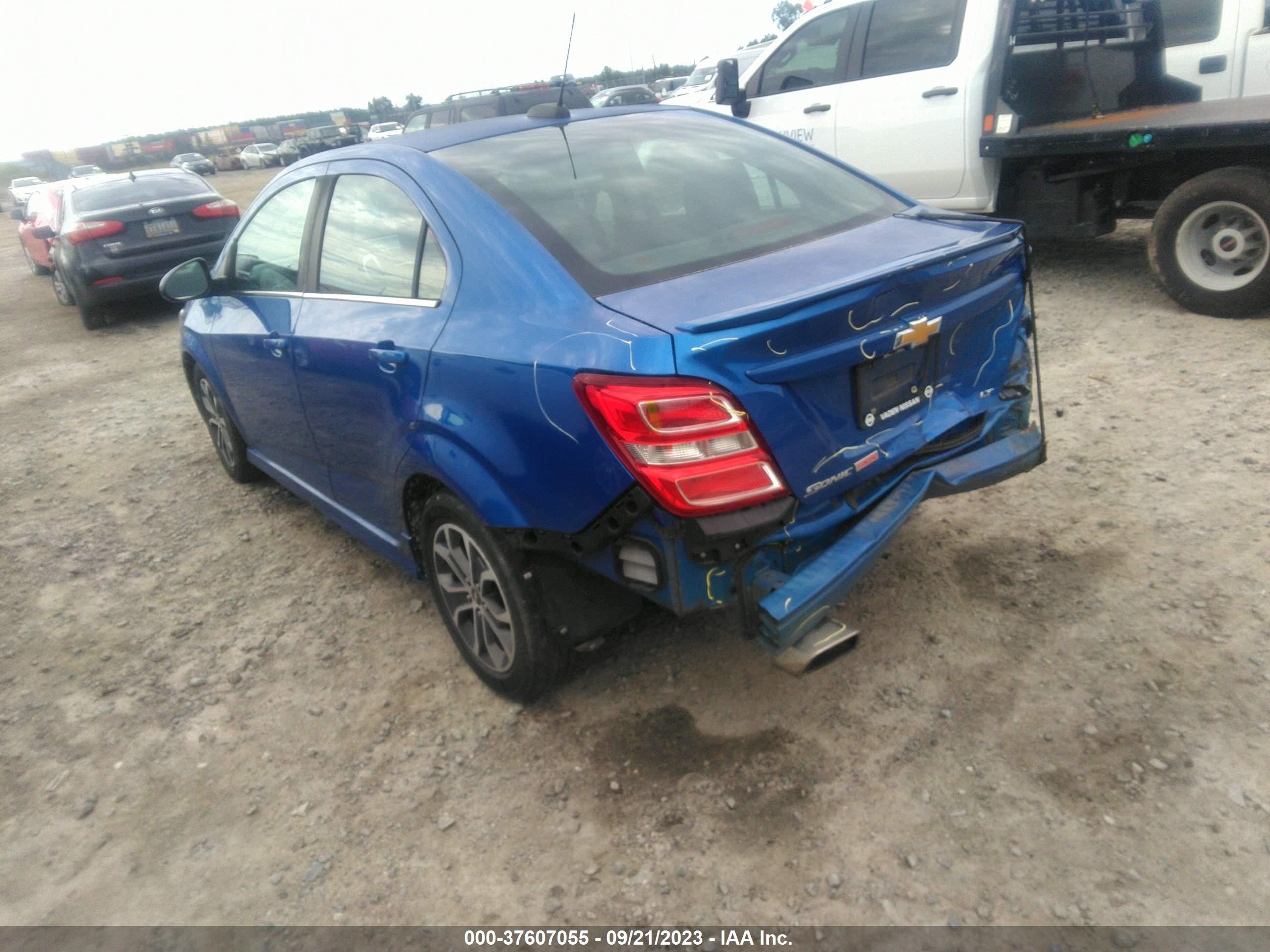 Photo 2 VIN: 1G1JD5SB2H4175934 - CHEVROLET SONIC 