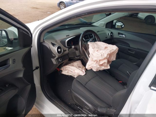 Photo 6 VIN: 1G1JD5SB8H4104611 - CHEVROLET SONIC 