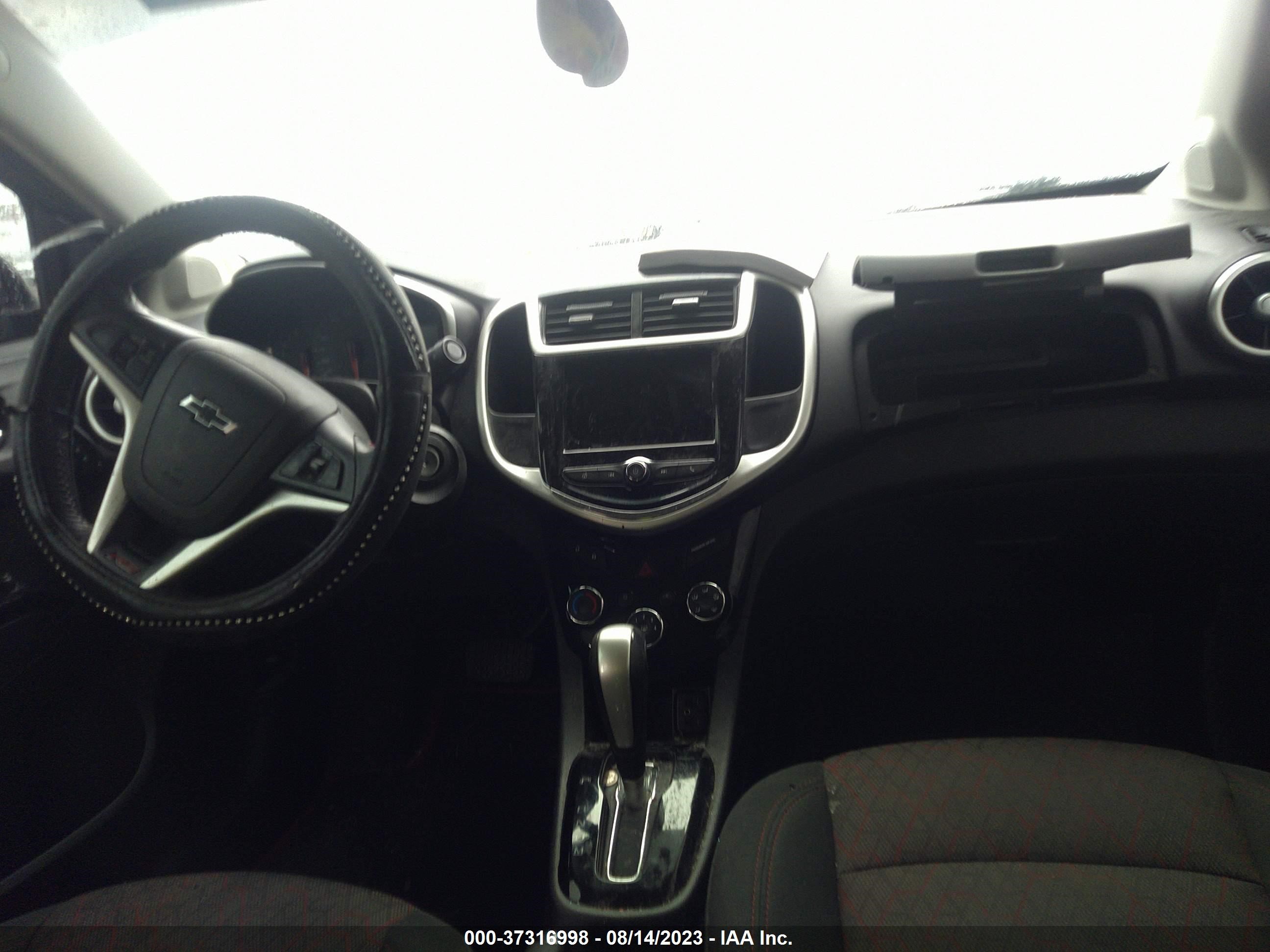 Photo 4 VIN: 1G1JD5SBXK4103032 - CHEVROLET SONIC 