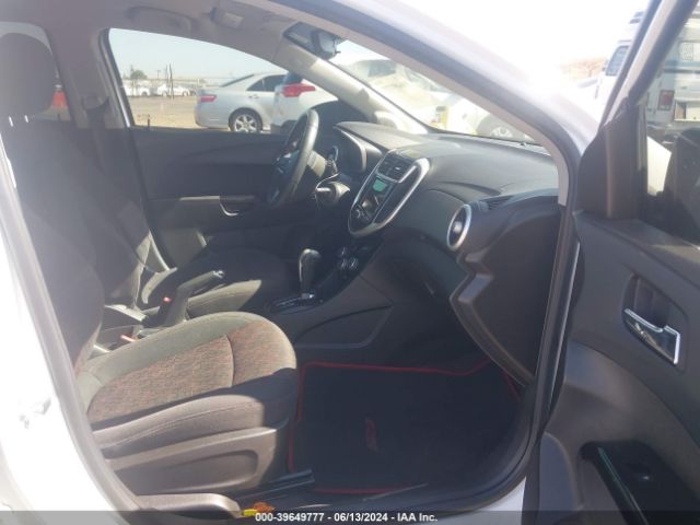 Photo 4 VIN: 1G1JD5SG1J4106847 - CHEVROLET SONIC 