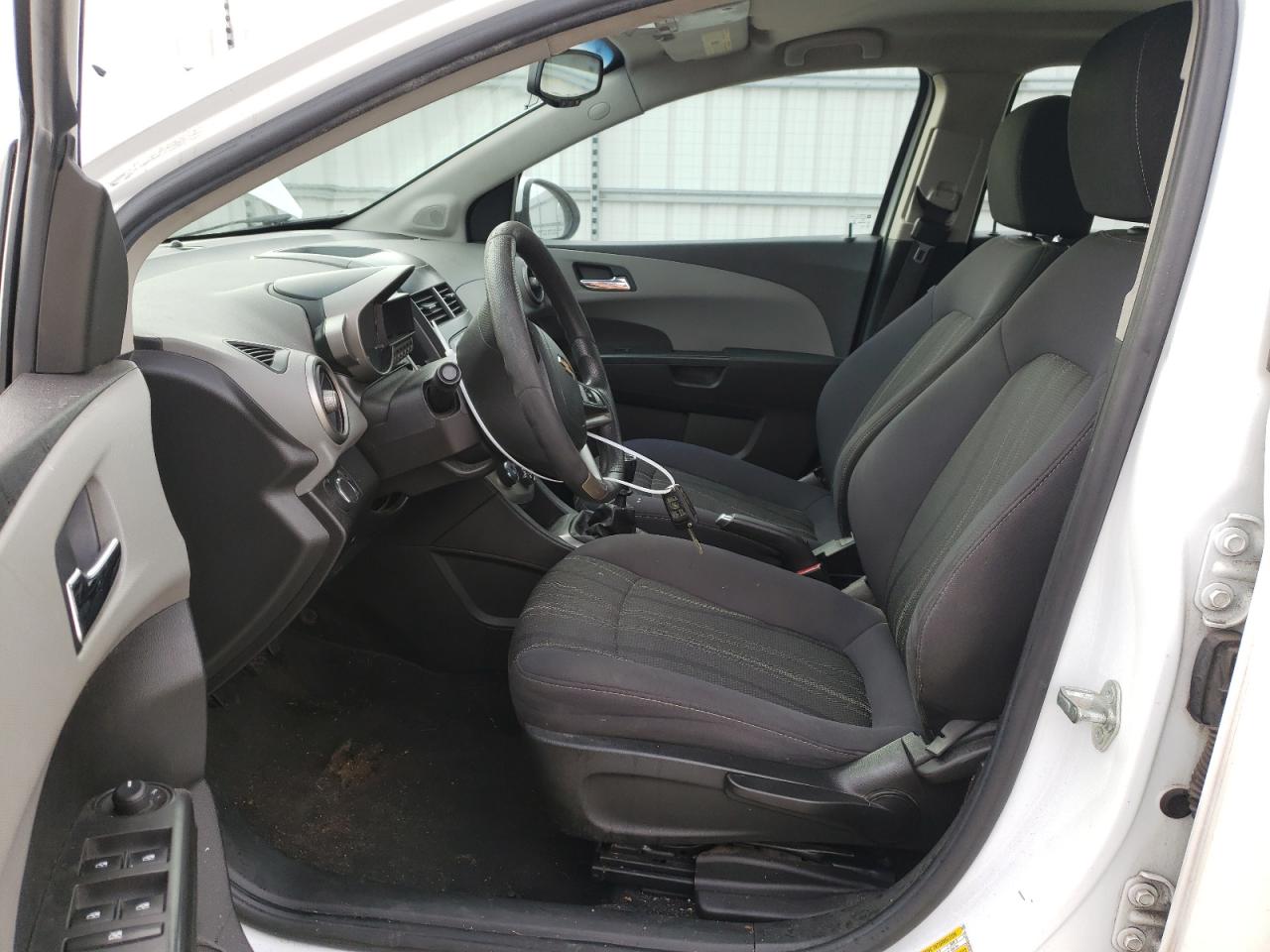 Photo 6 VIN: 1G1JD5SH2D4101749 - CHEVROLET SONIC 