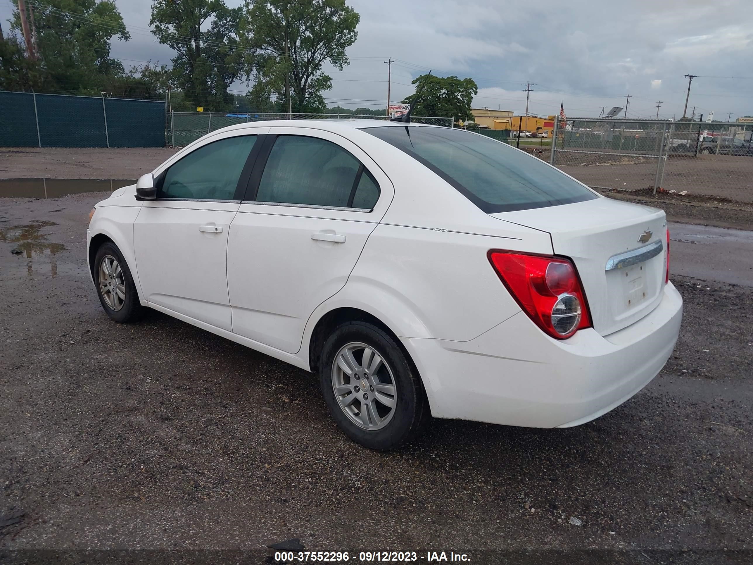 Photo 2 VIN: 1G1JD5SH3C4101385 - CHEVROLET SONIC 