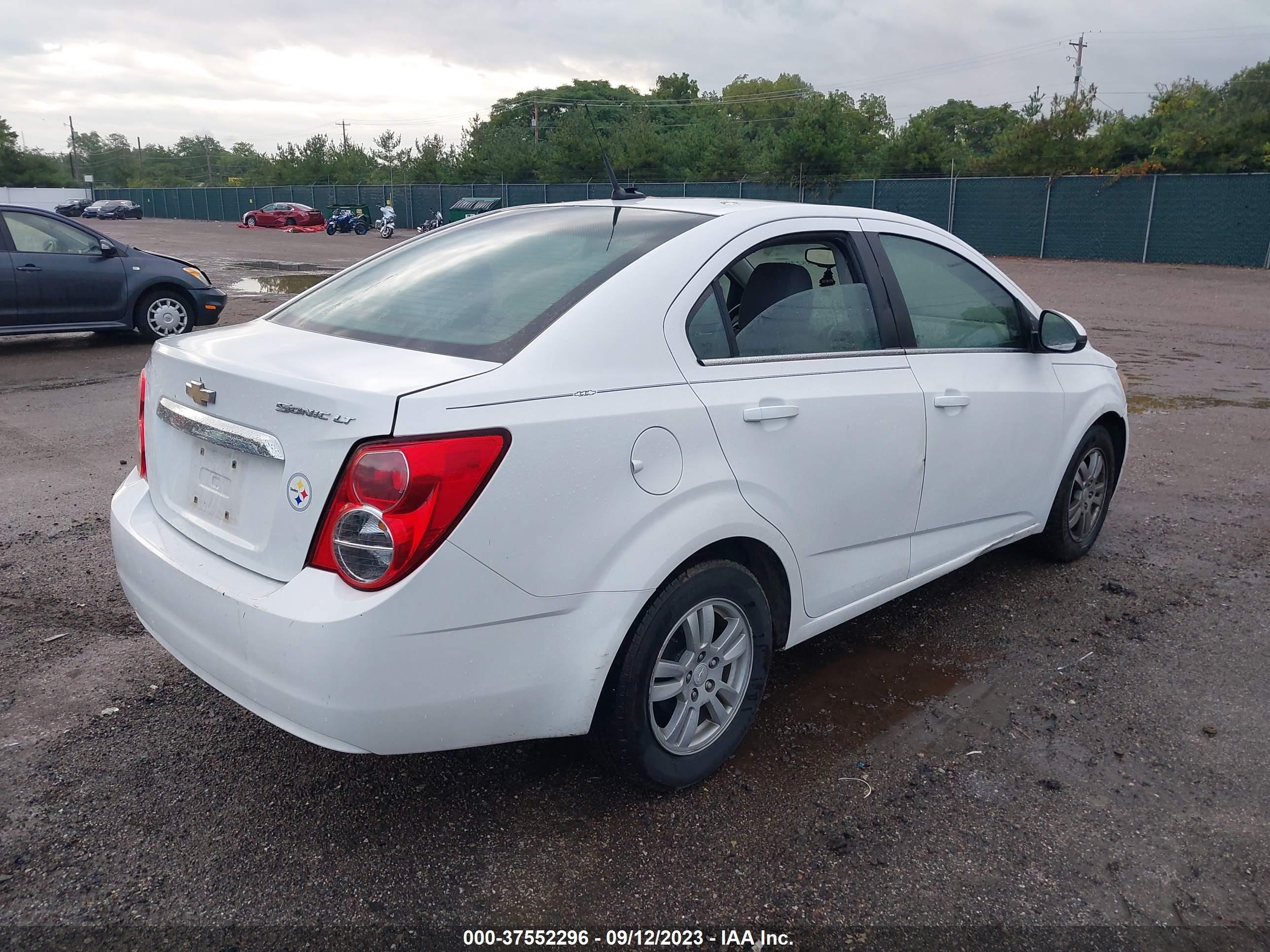 Photo 3 VIN: 1G1JD5SH3C4101385 - CHEVROLET SONIC 