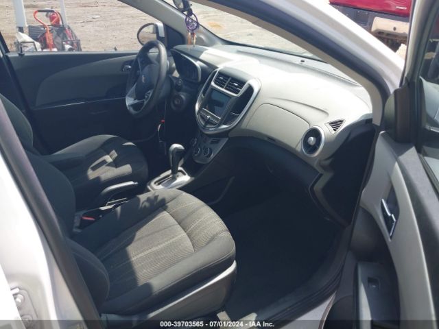 Photo 4 VIN: 1G1JD5SH9J4141225 - CHEVROLET SONIC 