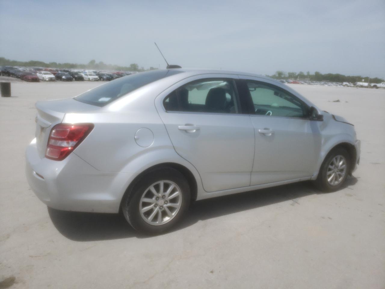 Photo 2 VIN: 1G1JD5SHXH4148663 - CHEVROLET SONIC 