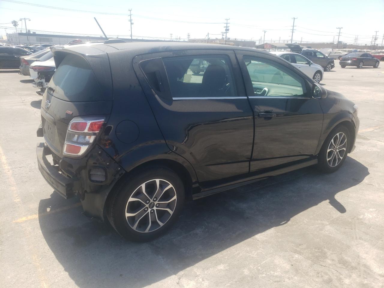 Photo 2 VIN: 1G1JD6SB1L4137156 - CHEVROLET SONIC 