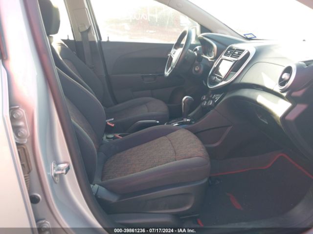 Photo 4 VIN: 1G1JD6SB2L4101024 - CHEVROLET SONIC 