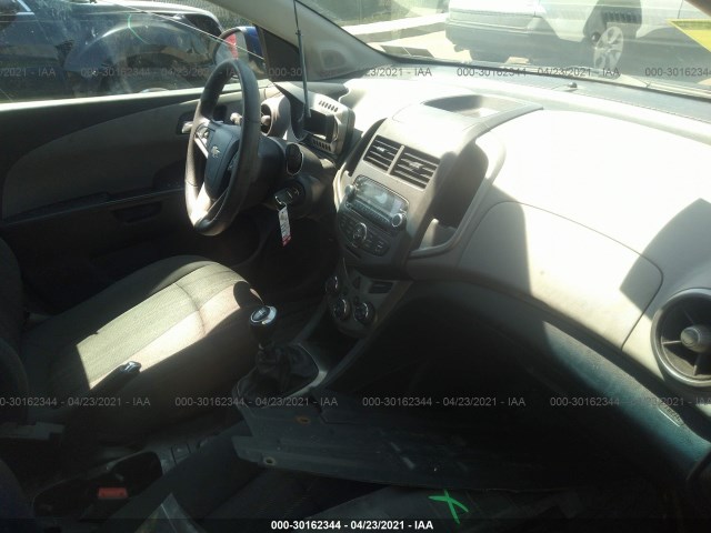 Photo 4 VIN: 1G1JD6SB3C4220913 - CHEVROLET SONIC 