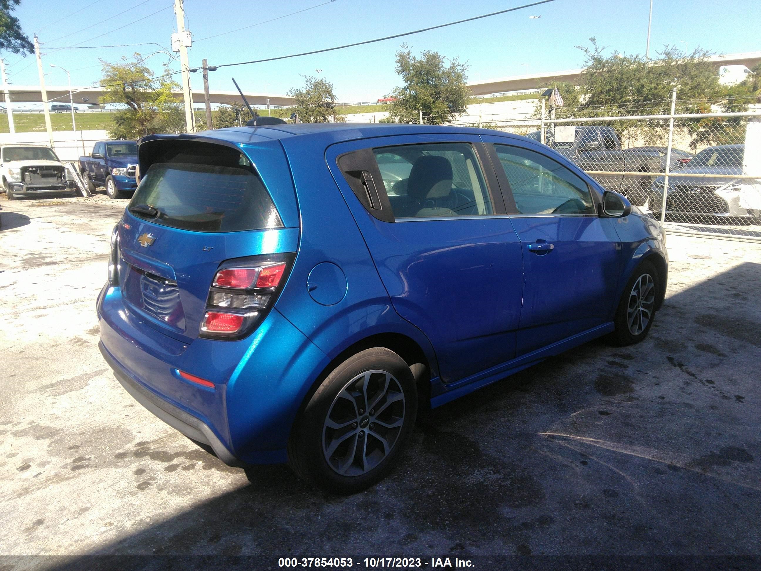 Photo 3 VIN: 1G1JD6SB3H4129826 - CHEVROLET SONIC 