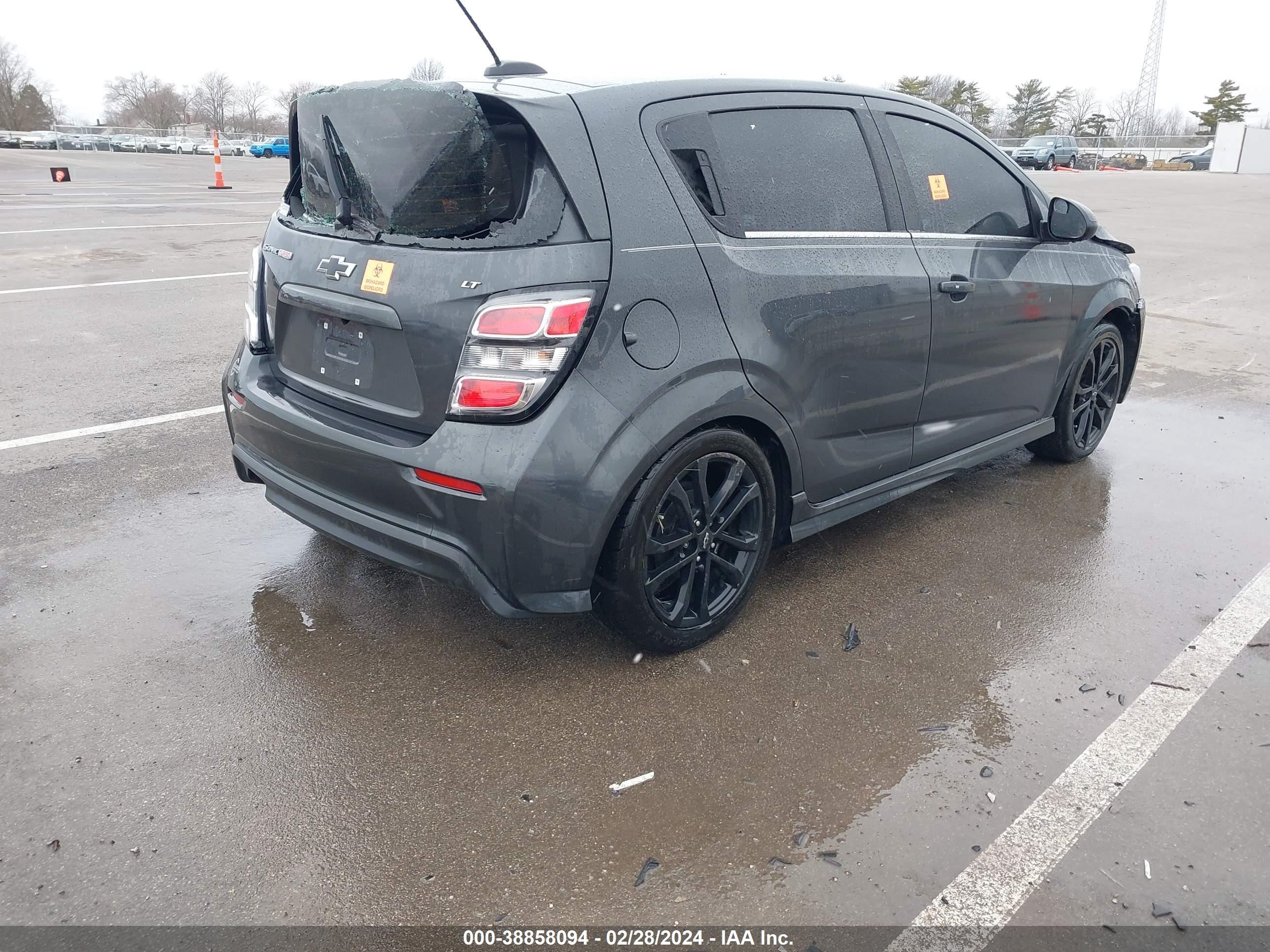 Photo 3 VIN: 1G1JD6SB4J4104469 - CHEVROLET SONIC 