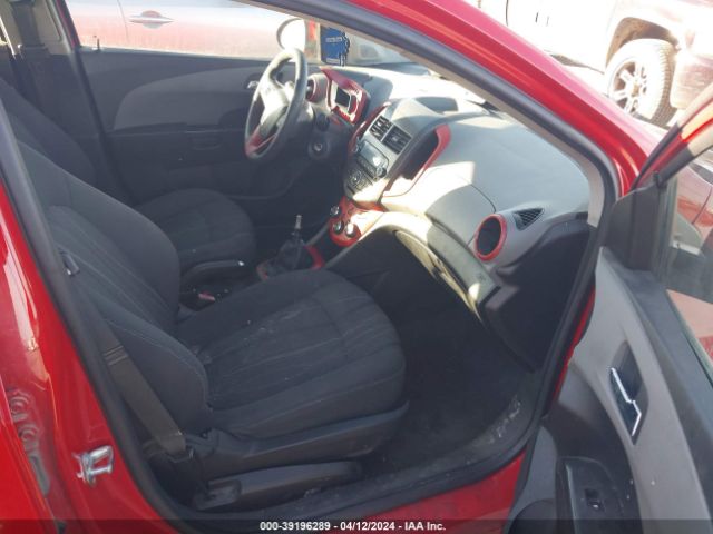 Photo 4 VIN: 1G1JD6SB5C4104063 - CHEVROLET SONIC 