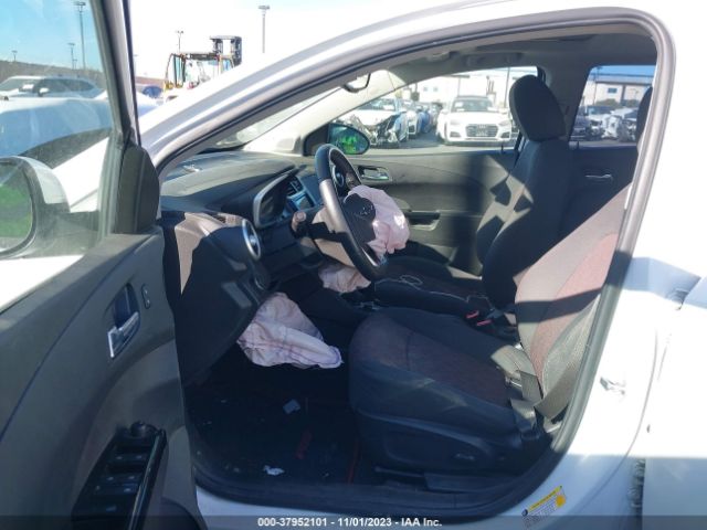 Photo 4 VIN: 1G1JD6SB5J4104755 - CHEVROLET SONIC 