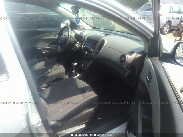 Photo 4 VIN: 1G1JD6SB9C4187559 - CHEVROLET SONIC 