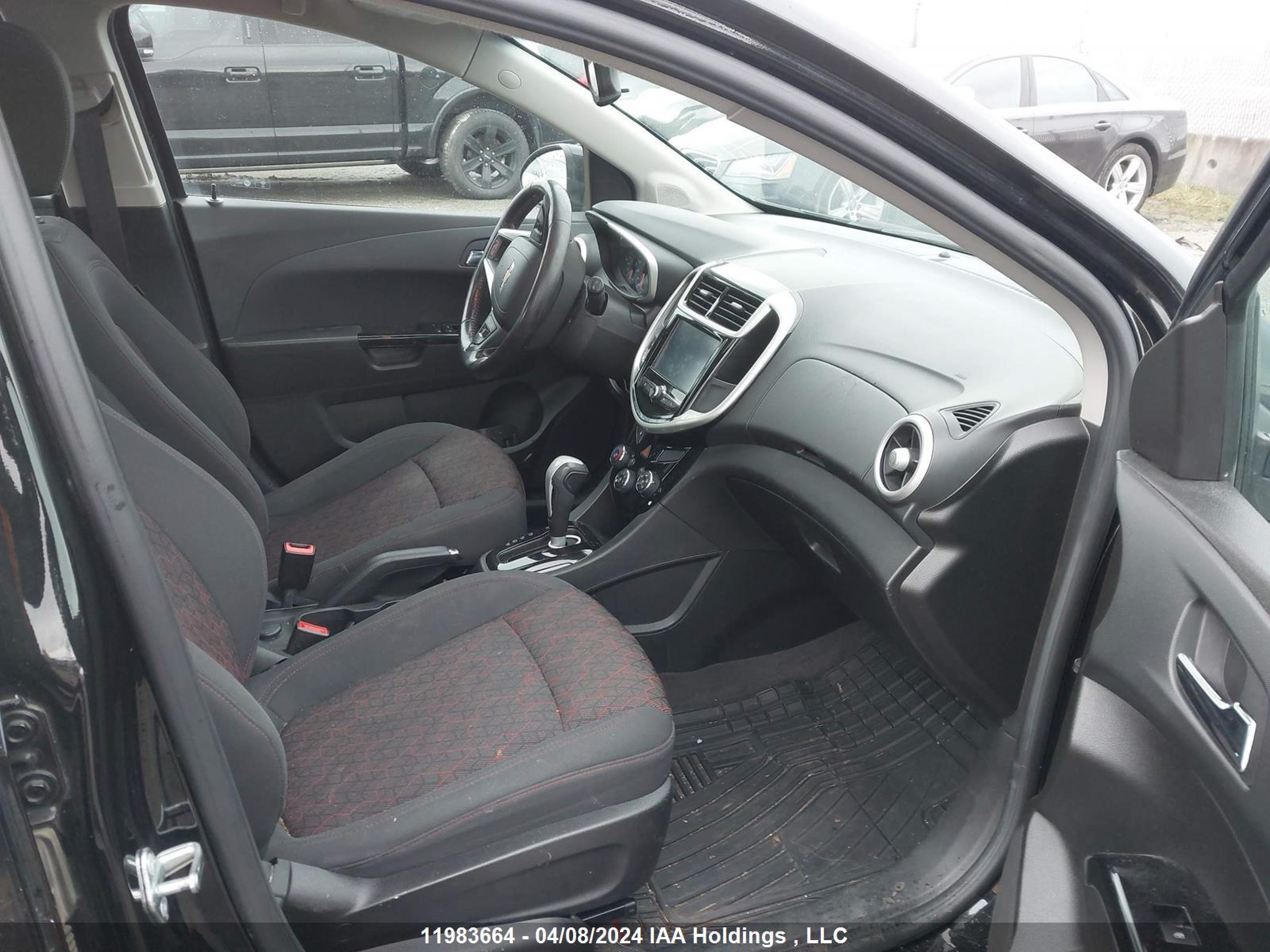 Photo 4 VIN: 1G1JD6SBXH4132738 - CHEVROLET SONIC 