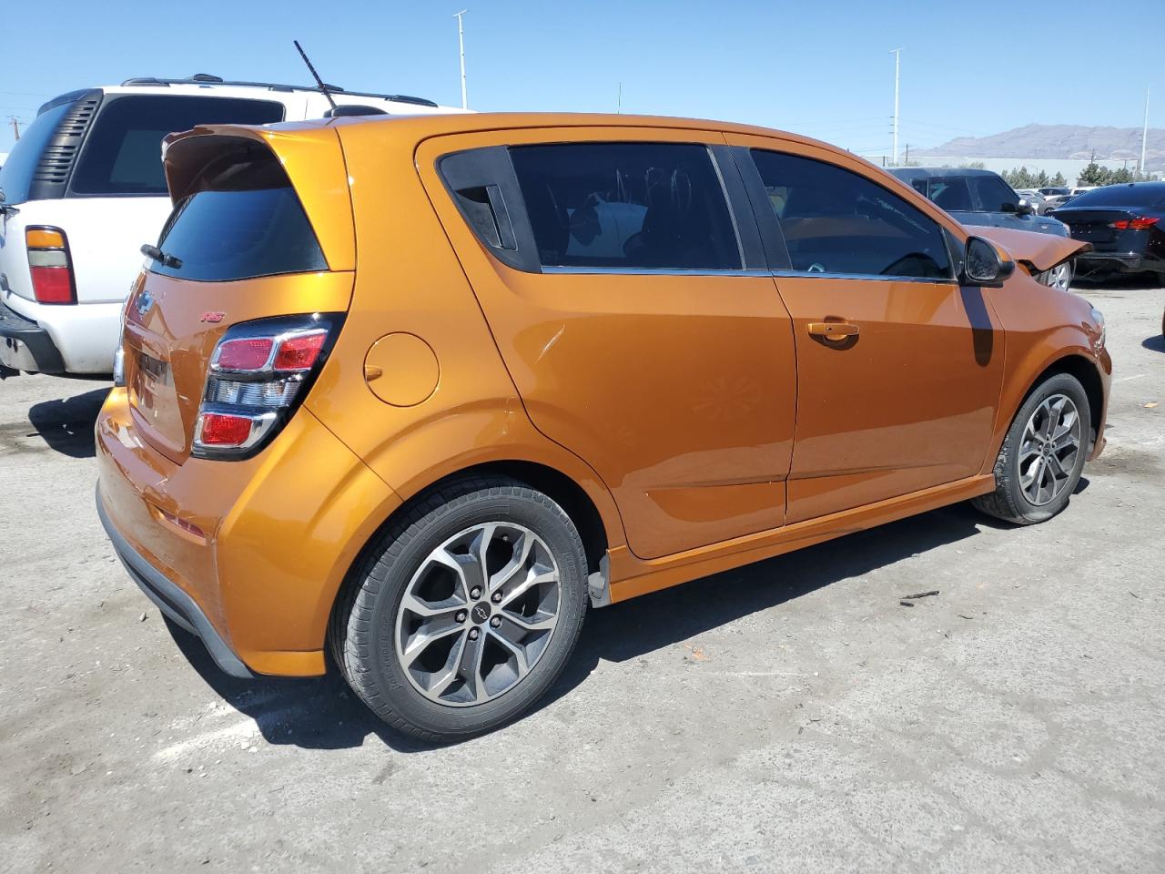 Photo 2 VIN: 1G1JD6SBXK4108138 - CHEVROLET SONIC 