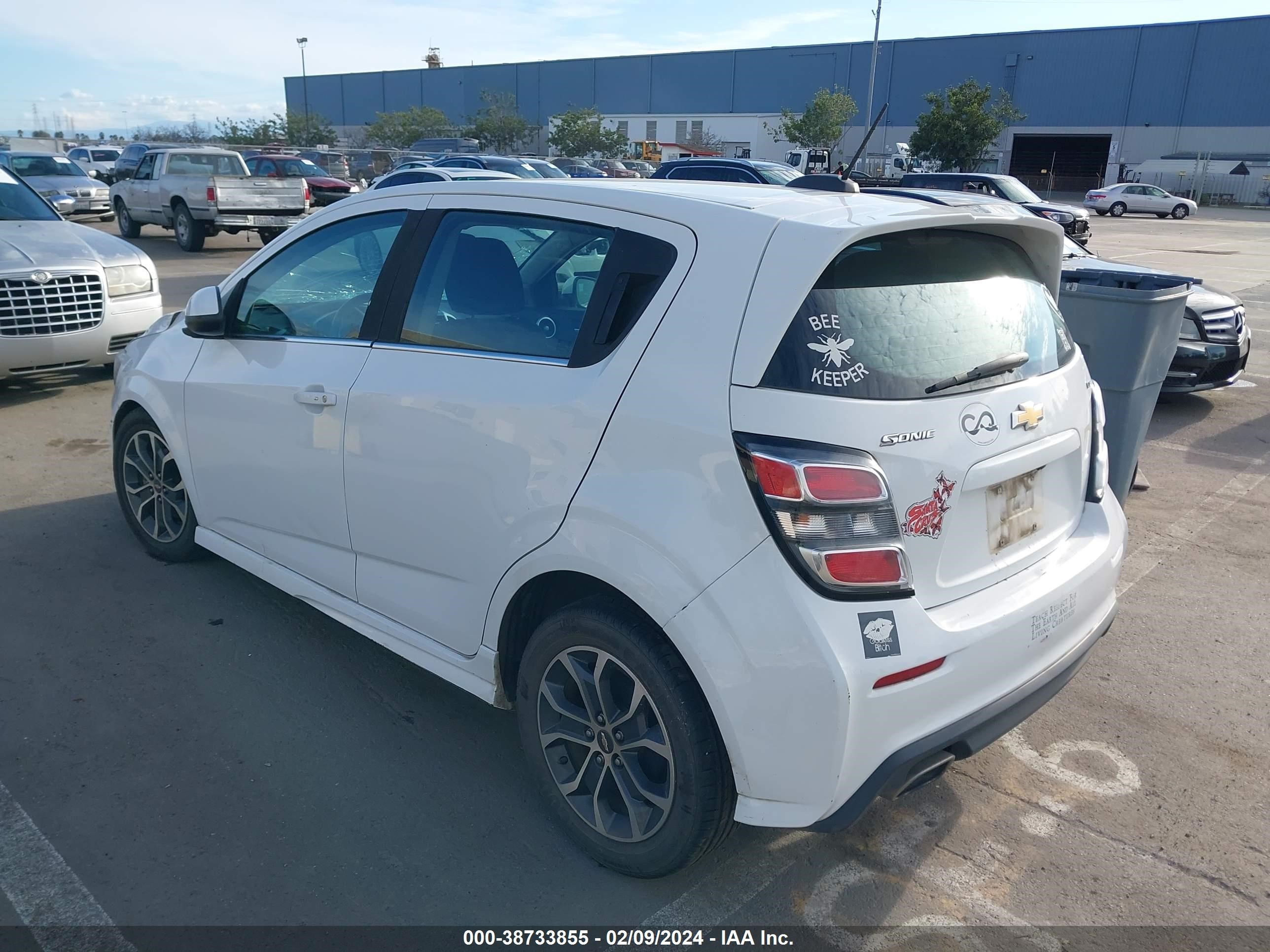 Photo 2 VIN: 1G1JD6SG7H4137701 - CHEVROLET SONIC 