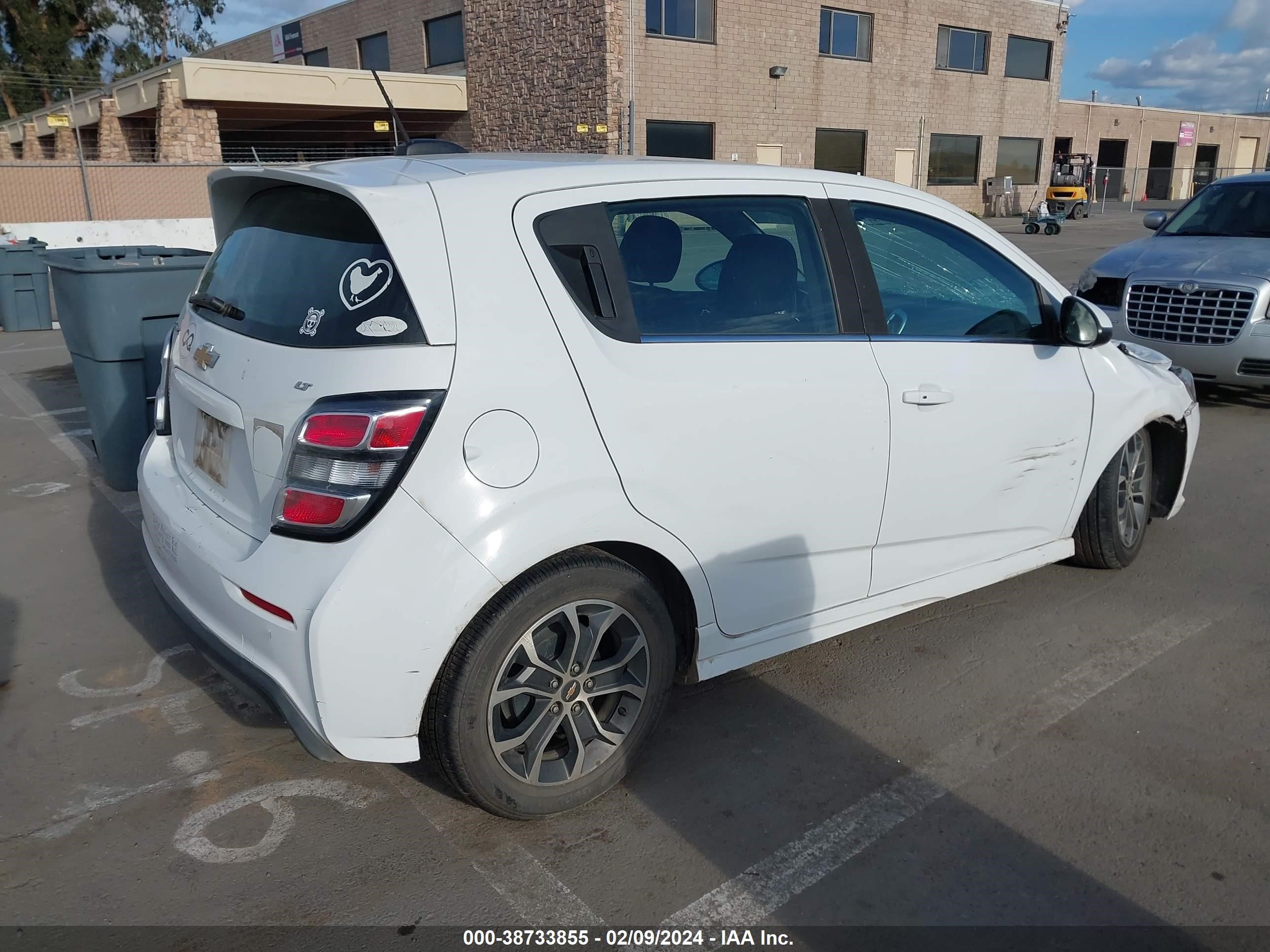 Photo 3 VIN: 1G1JD6SG7H4137701 - CHEVROLET SONIC 