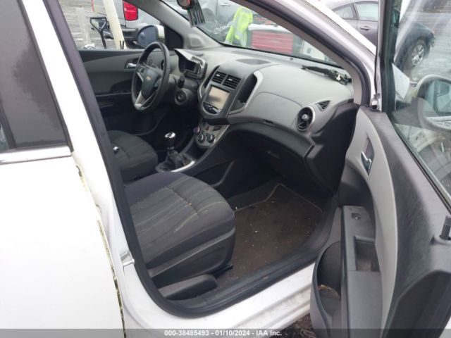 Photo 4 VIN: 1G1JD6SGXE4220096 - CHEVROLET SONIC 