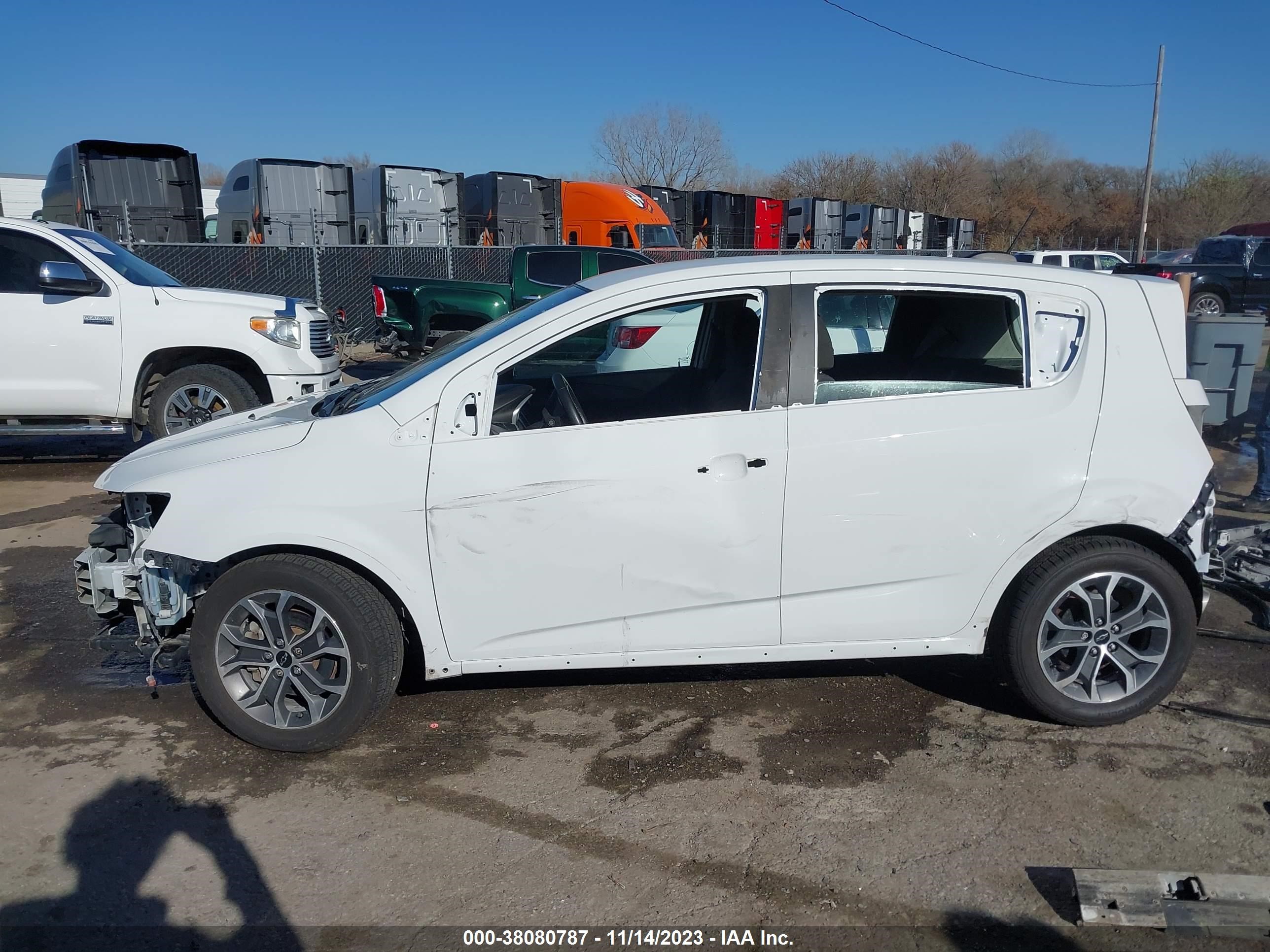 Photo 14 VIN: 1G1JD6SH9J4114192 - CHEVROLET SONIC 