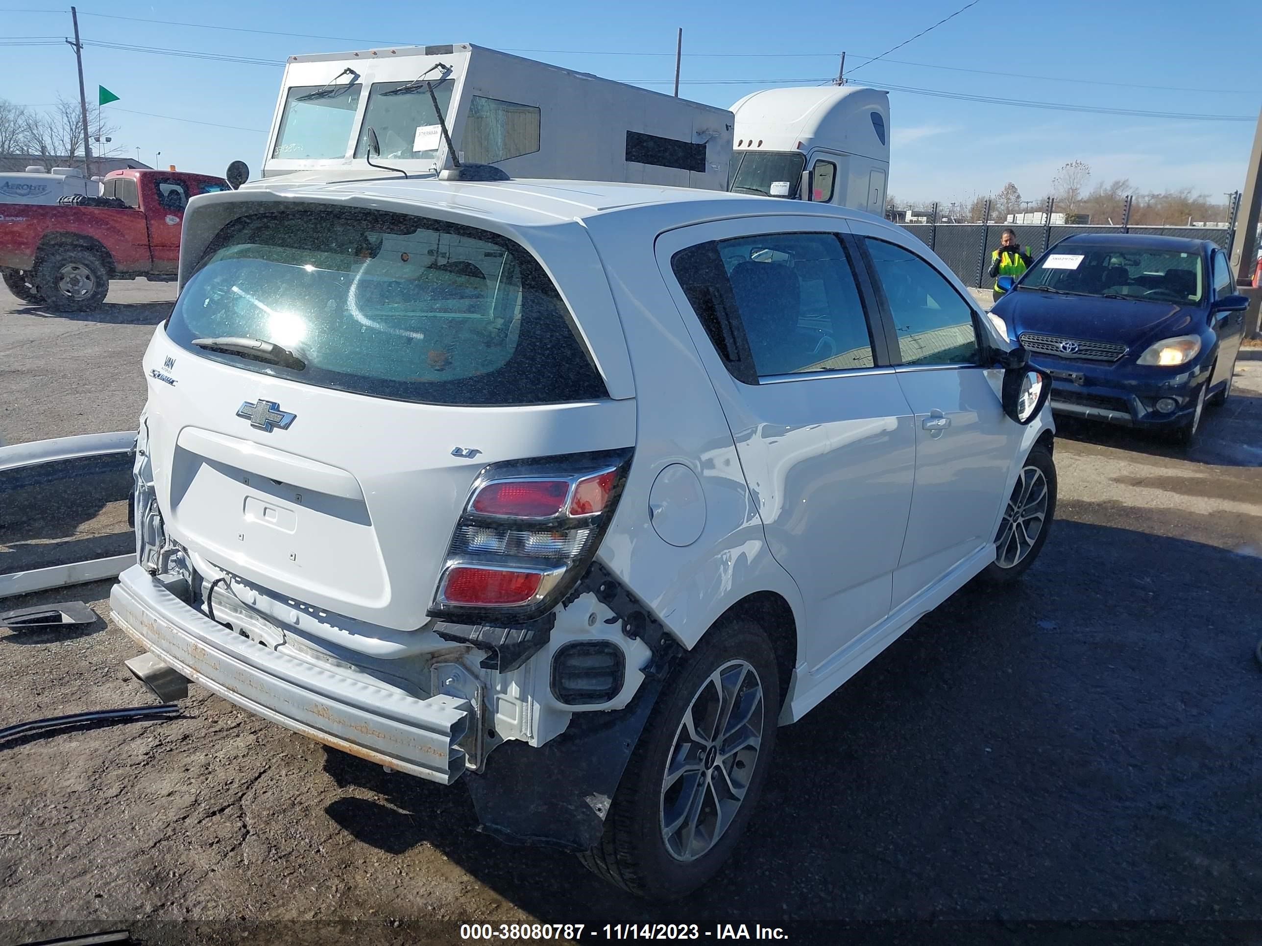 Photo 3 VIN: 1G1JD6SH9J4114192 - CHEVROLET SONIC 