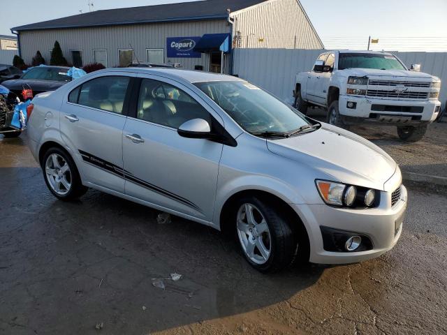 Photo 3 VIN: 1G1JE5SB0F4103298 - CHEVROLET SONIC 