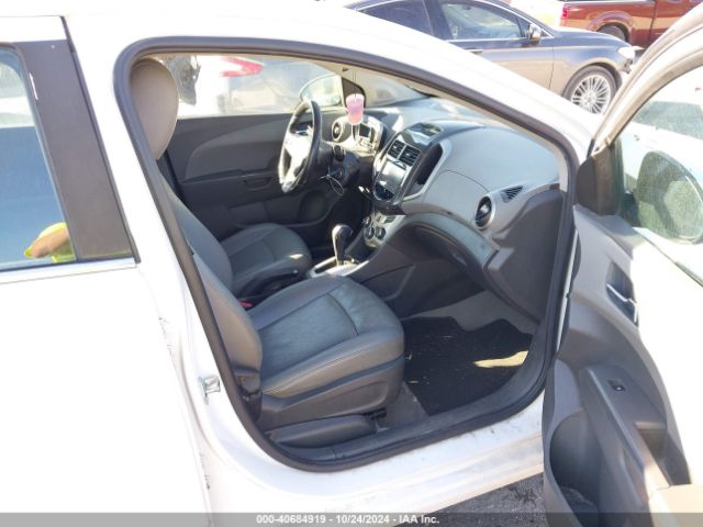 Photo 4 VIN: 1G1JE5SB0F4174856 - CHEVROLET SONIC 