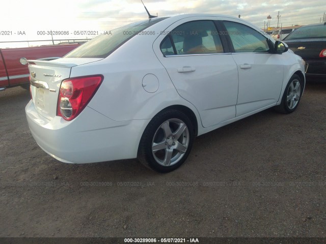 Photo 3 VIN: 1G1JE5SB1E4226106 - CHEVROLET SONIC 