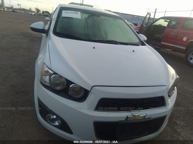 Photo 5 VIN: 1G1JE5SB1E4226106 - CHEVROLET SONIC 