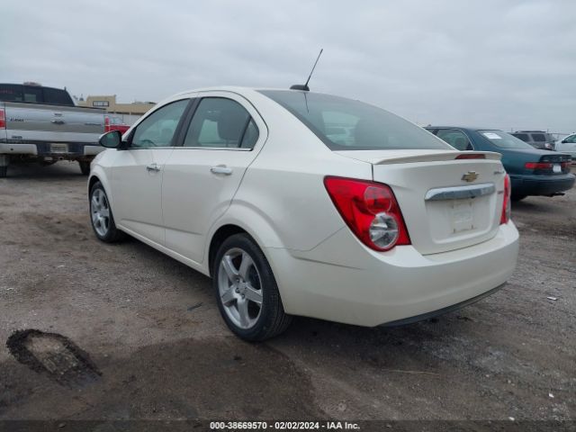 Photo 2 VIN: 1G1JE5SB2F4106932 - CHEVROLET SONIC 