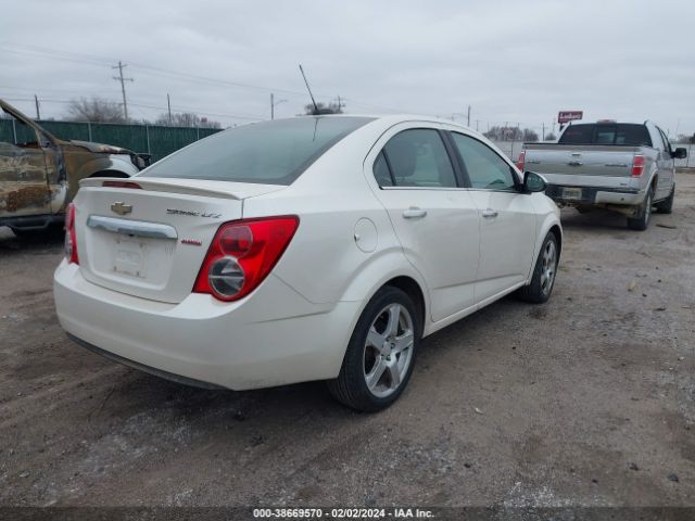 Photo 3 VIN: 1G1JE5SB2F4106932 - CHEVROLET SONIC 