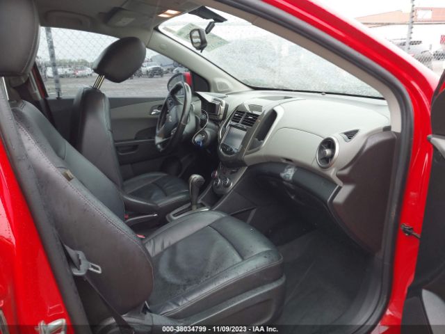 Photo 4 VIN: 1G1JE5SB3F4104638 - CHEVROLET SONIC 