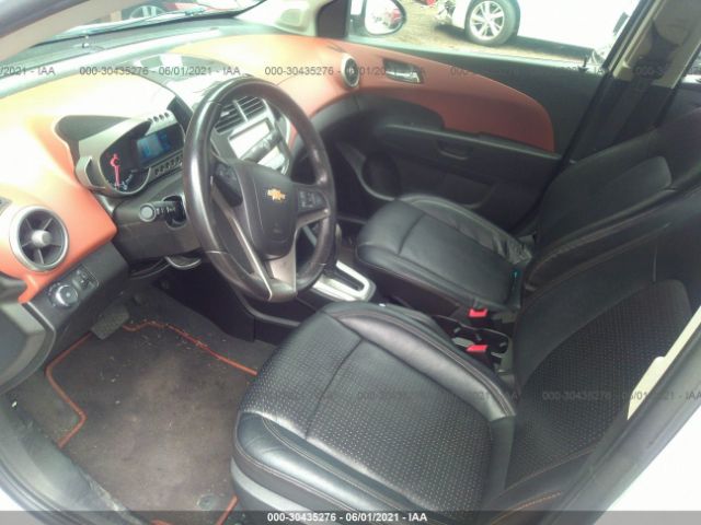 Photo 4 VIN: 1G1JE5SB3F4109595 - CHEVROLET SONIC 