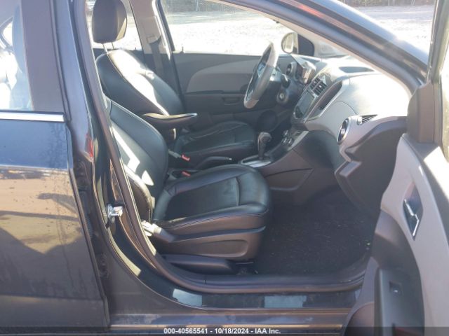 Photo 4 VIN: 1G1JE5SB3F4202990 - CHEVROLET SONIC 