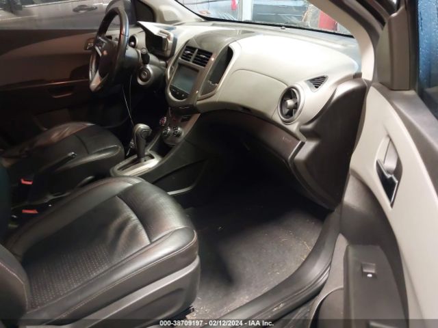 Photo 4 VIN: 1G1JE5SB3F4205260 - CHEVROLET SONIC 