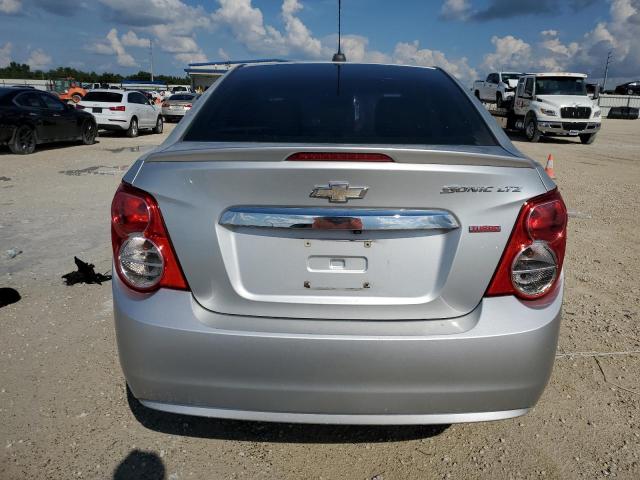 Photo 5 VIN: 1G1JE5SB3G4142761 - CHEVROLET SONIC LTZ 