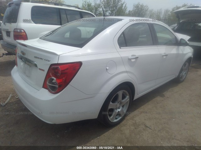 Photo 3 VIN: 1G1JE5SB4E4215665 - CHEVROLET SONIC 