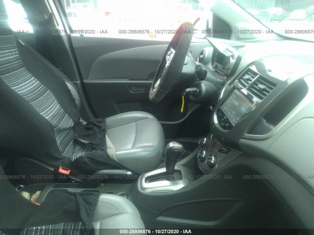 Photo 4 VIN: 1G1JE5SB4F4145781 - CHEVROLET SONIC 