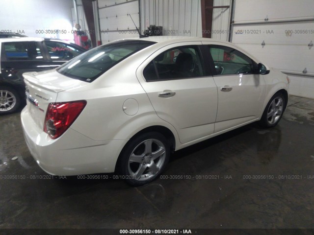 Photo 3 VIN: 1G1JE5SB5E4150017 - CHEVROLET SONIC 