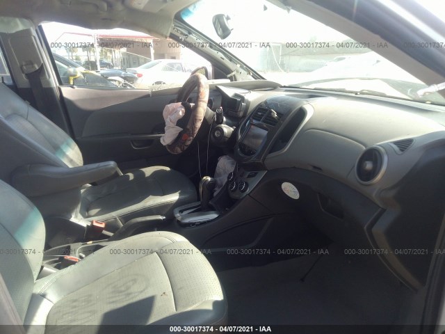 Photo 4 VIN: 1G1JE5SB5F4132148 - CHEVROLET SONIC 